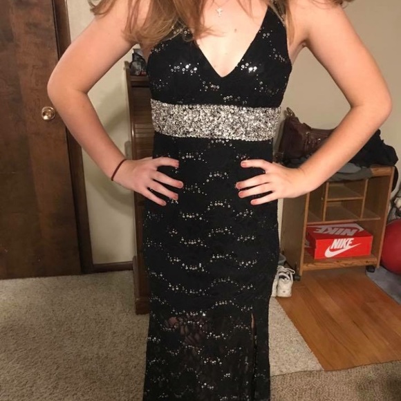 Black formal dress - Picture 1 of 2